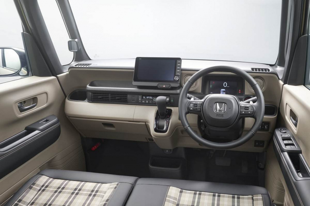 N-BOX joy приборная панель 