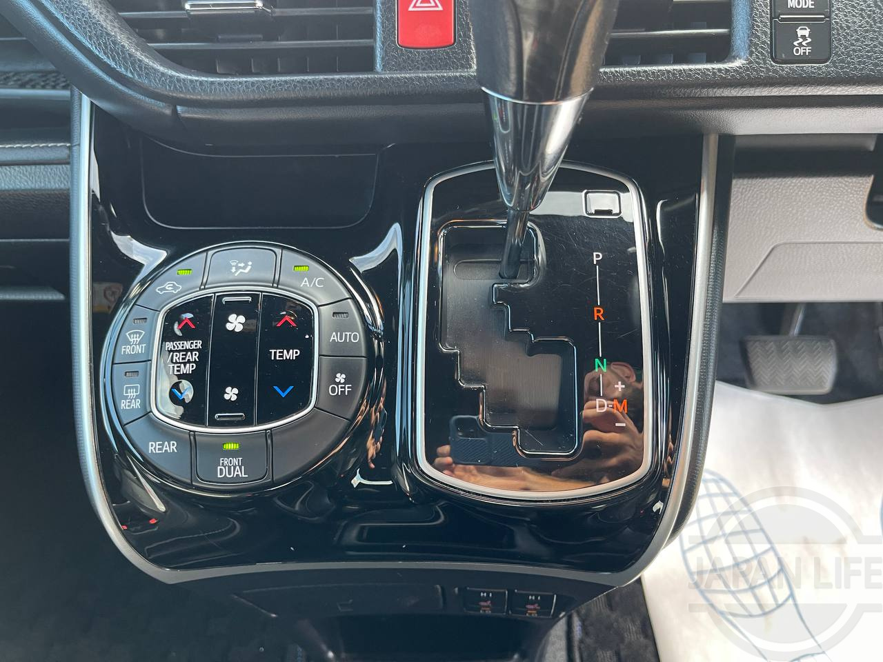 Фото Toyota Esquire - Japan Life 