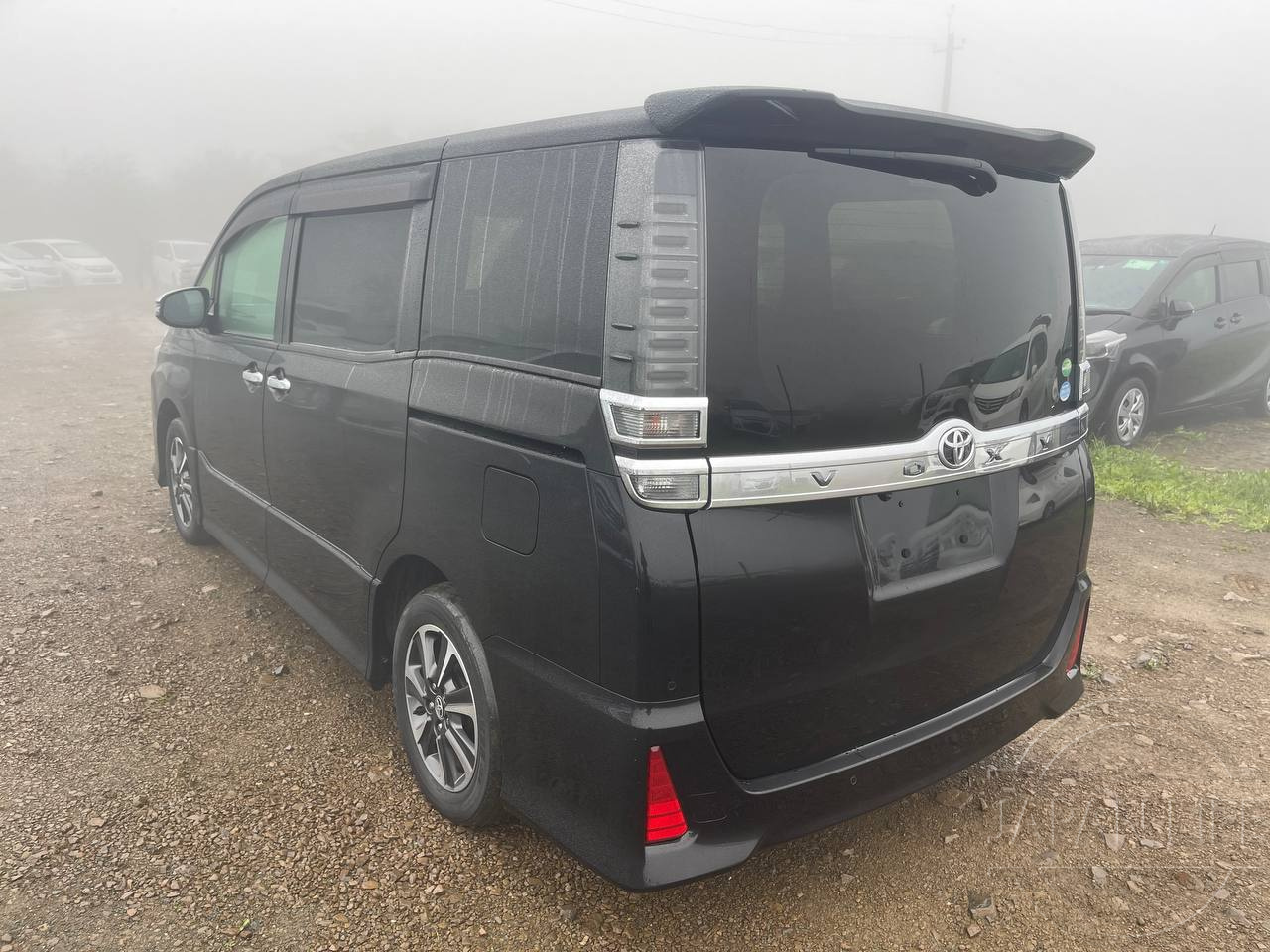 Фото Toyota Voxy - Japan Life 