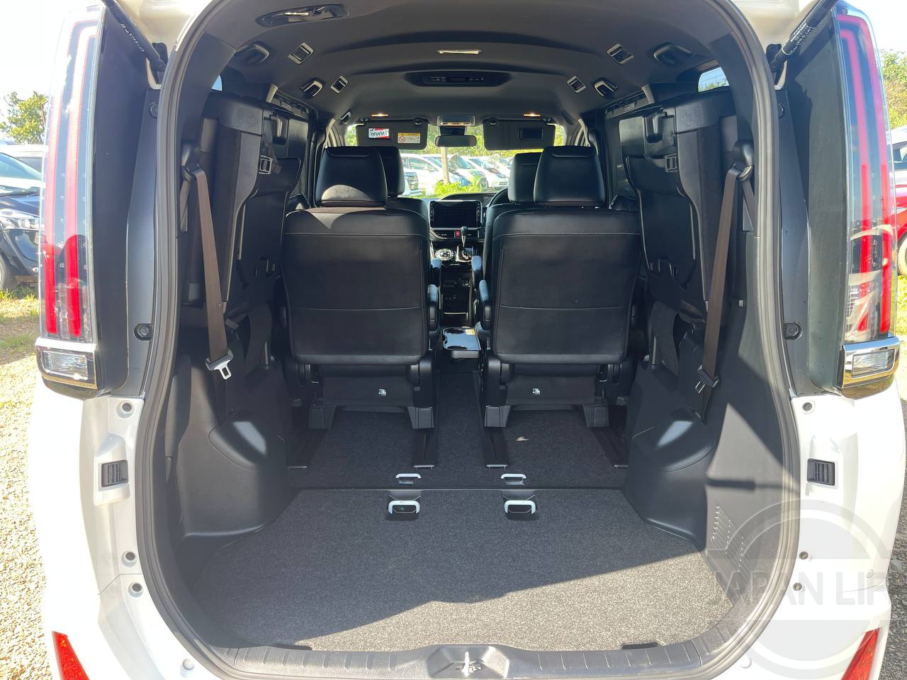 Фото Toyota Noah - Japan Life 