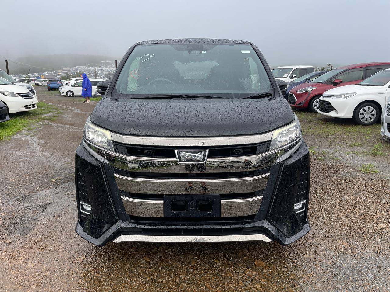 Фото Toyota Noah - Japan Life 