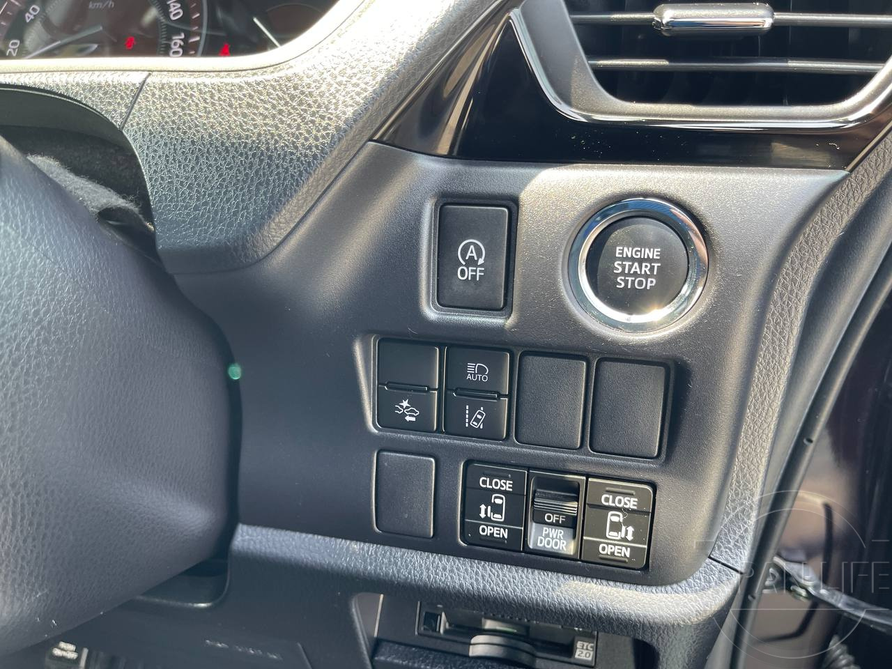 Фото Toyota Esquire - Japan Life 