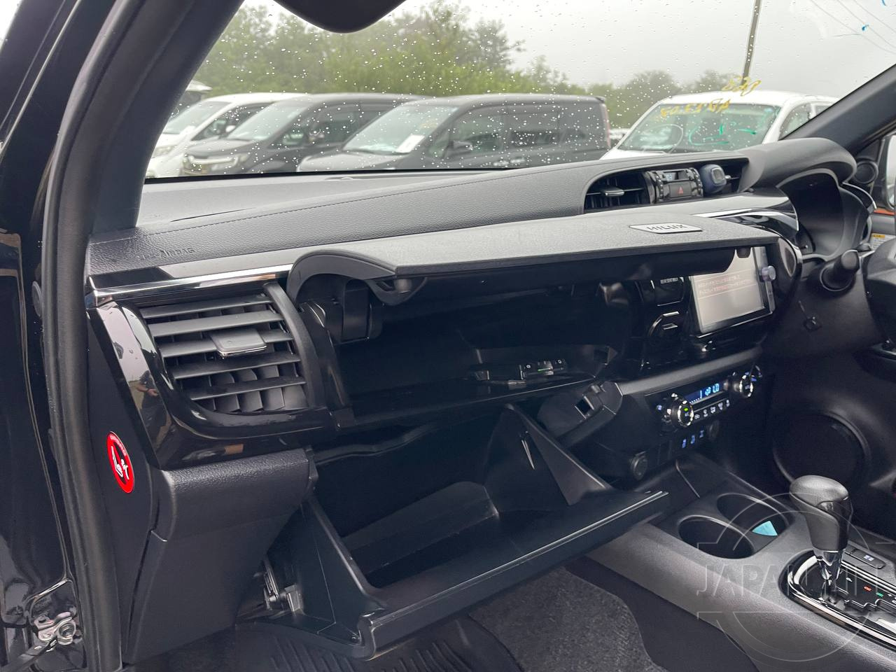 Фото Toyota Hilux - Japan Life 