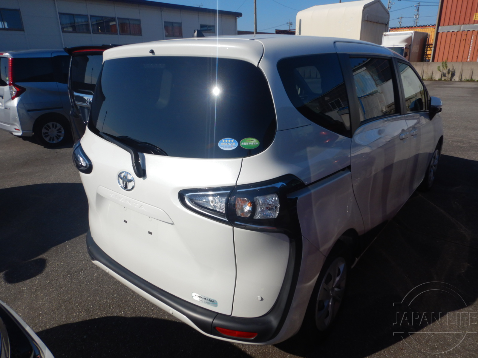 Фото Toyota Sienta - Japan Life 