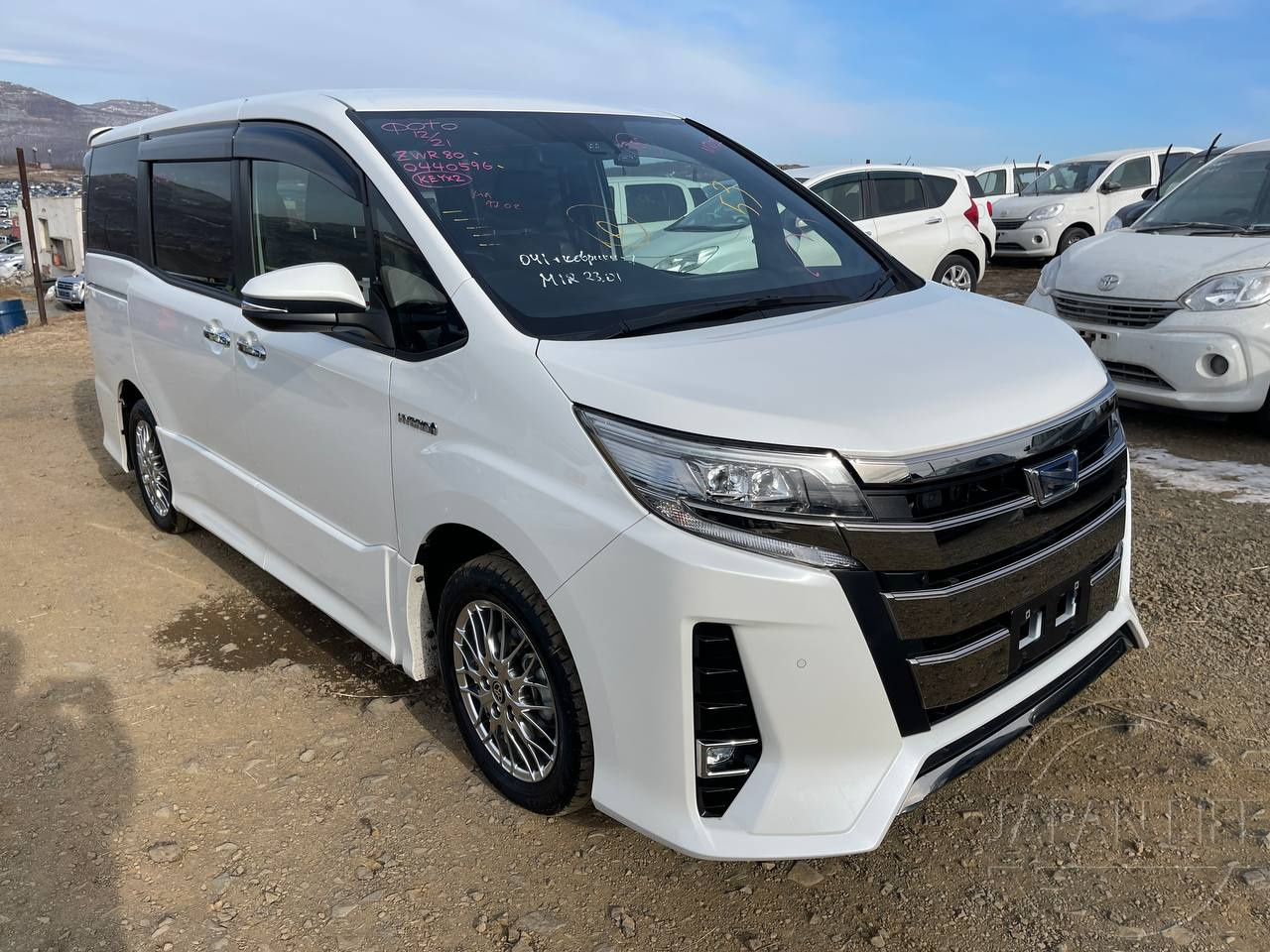 Фото Toyota Noah - Japan Life 