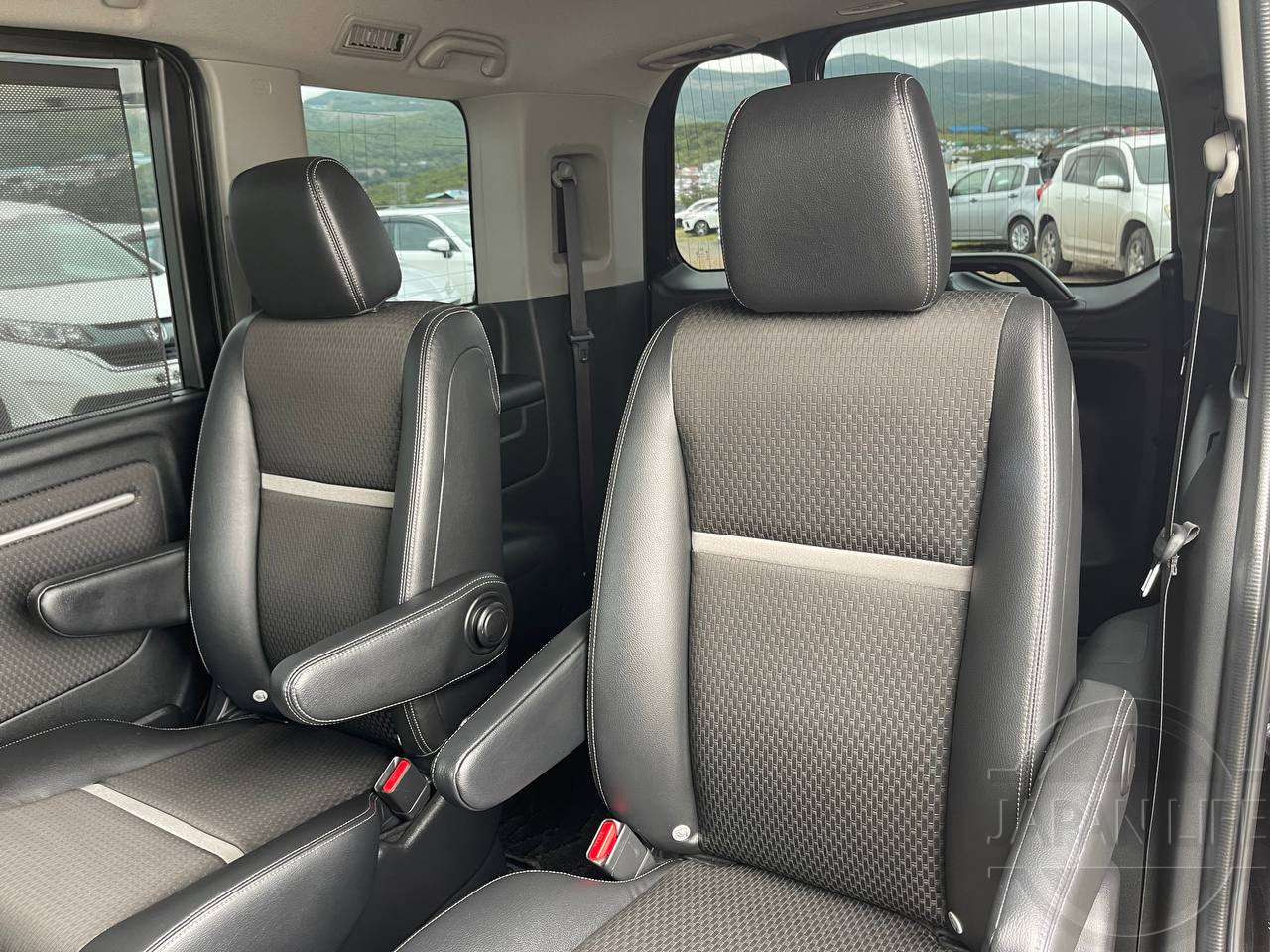 Фото Honda Stepwgn - Japan Life 