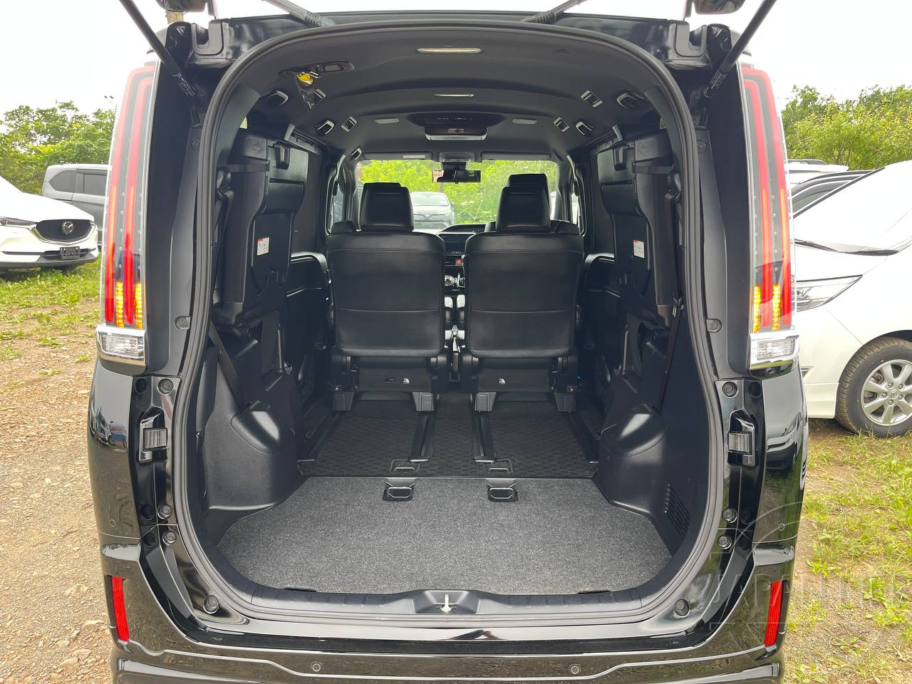 Фото Toyota Esquire - Japan Life 