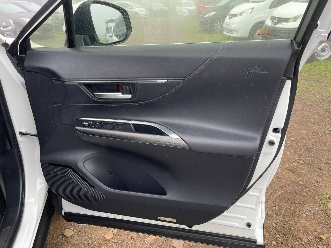 Фото Toyota Harrier - Japan Life 