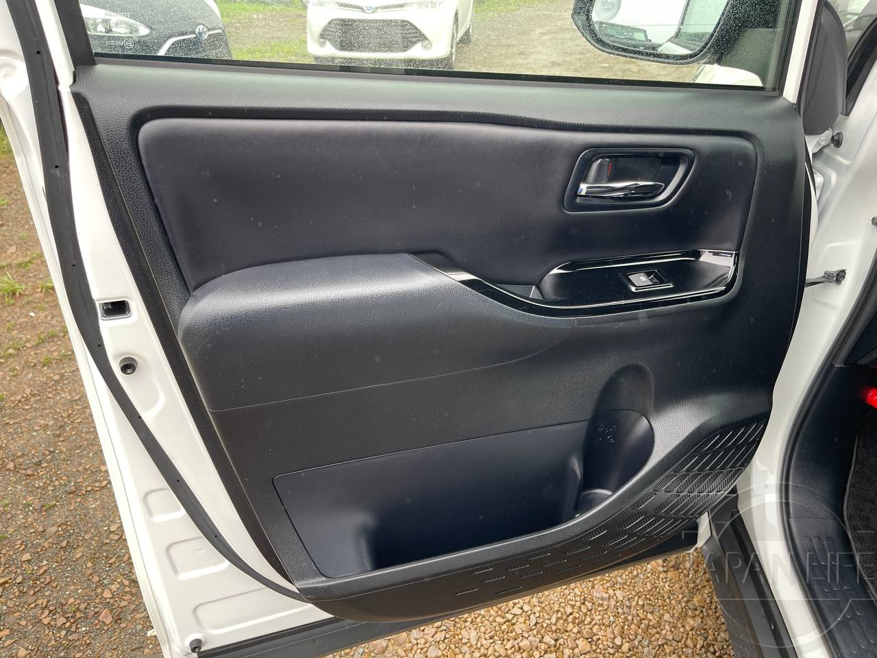 Фото Toyota Noah - Japan Life 