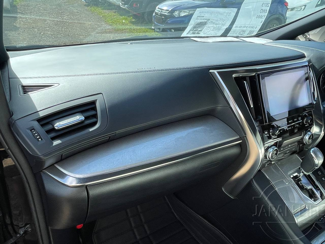 Фото Toyota Alphard - Japan Life 