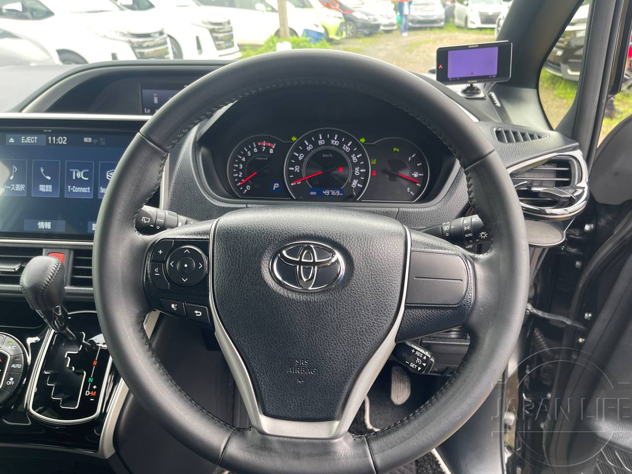 Фото Toyota Voxy - Japan Life 