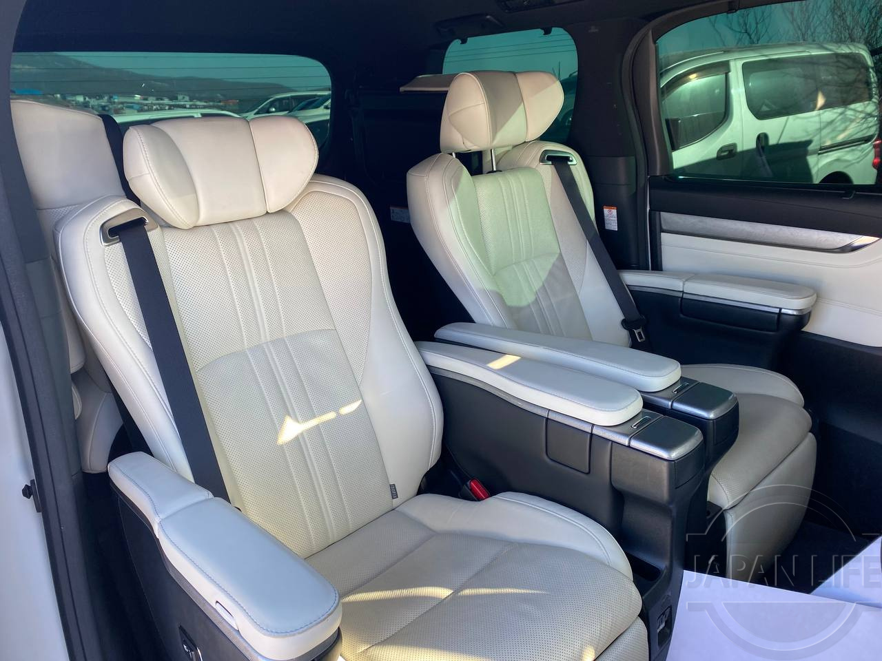 Фото Toyota Alphard - Japan Life 