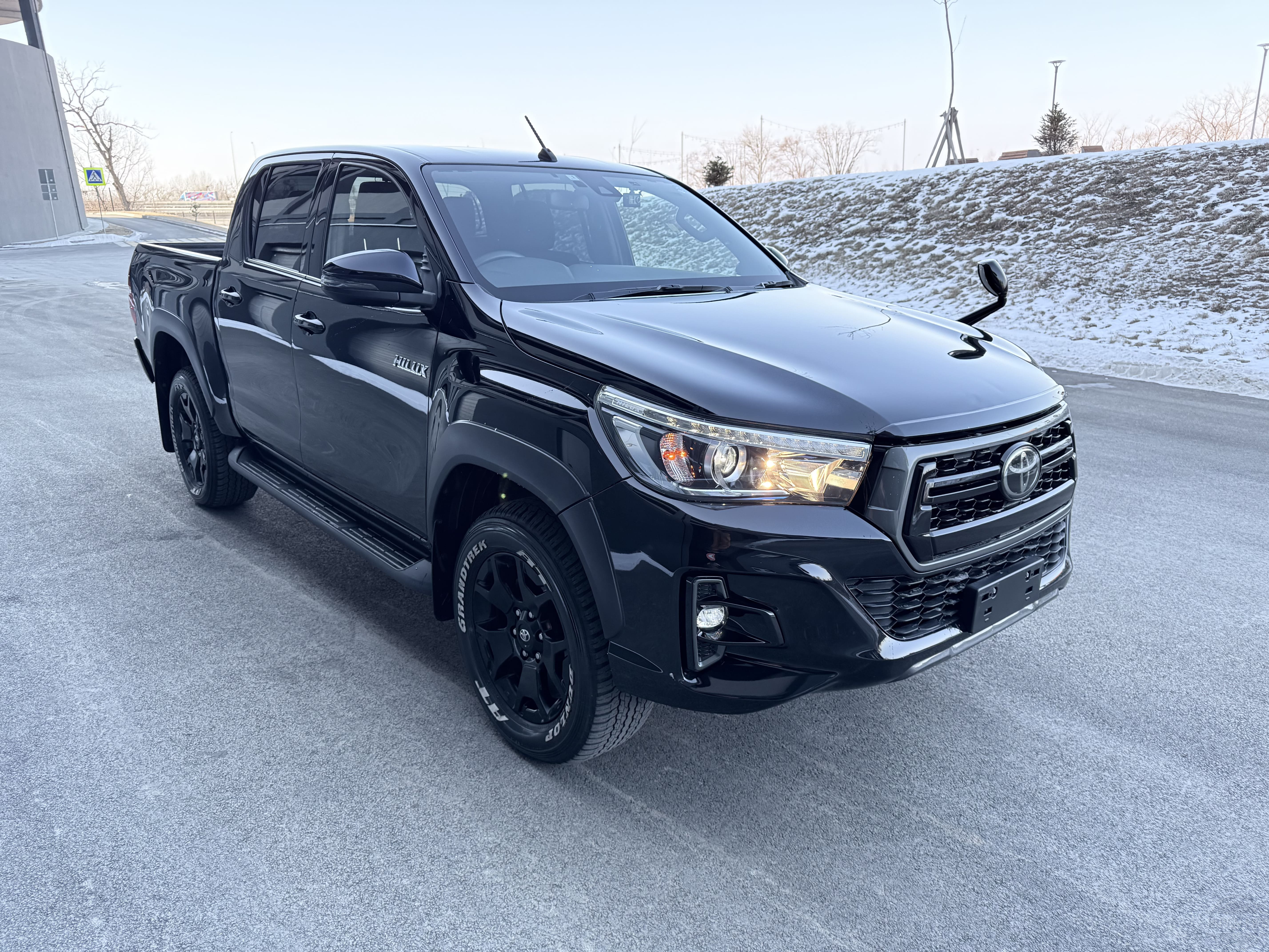 Фото Toyota Hilux - Japan Life 