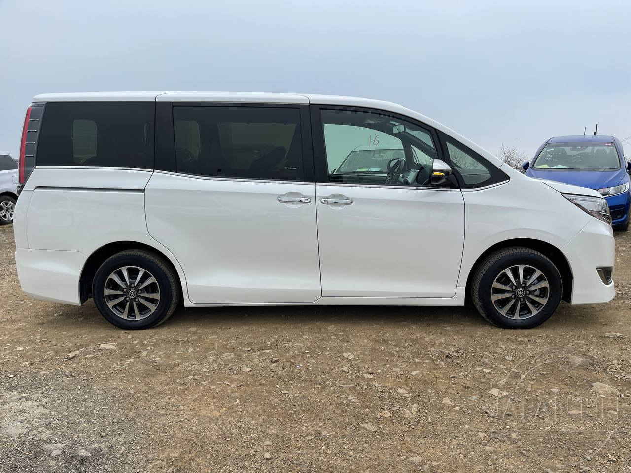 Фото Toyota Esquire - Japan Life 