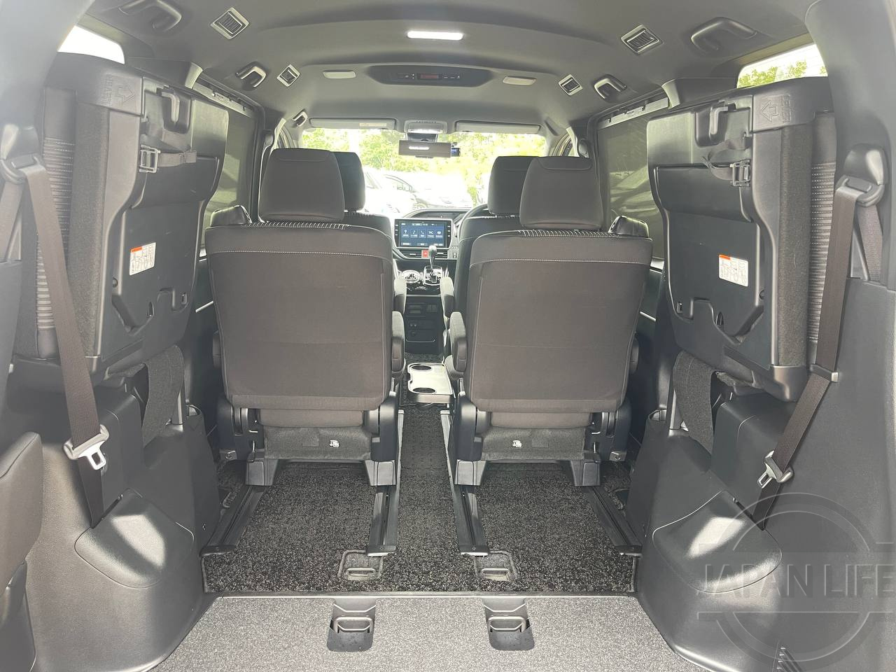 Фото Toyota Voxy - Japan Life 