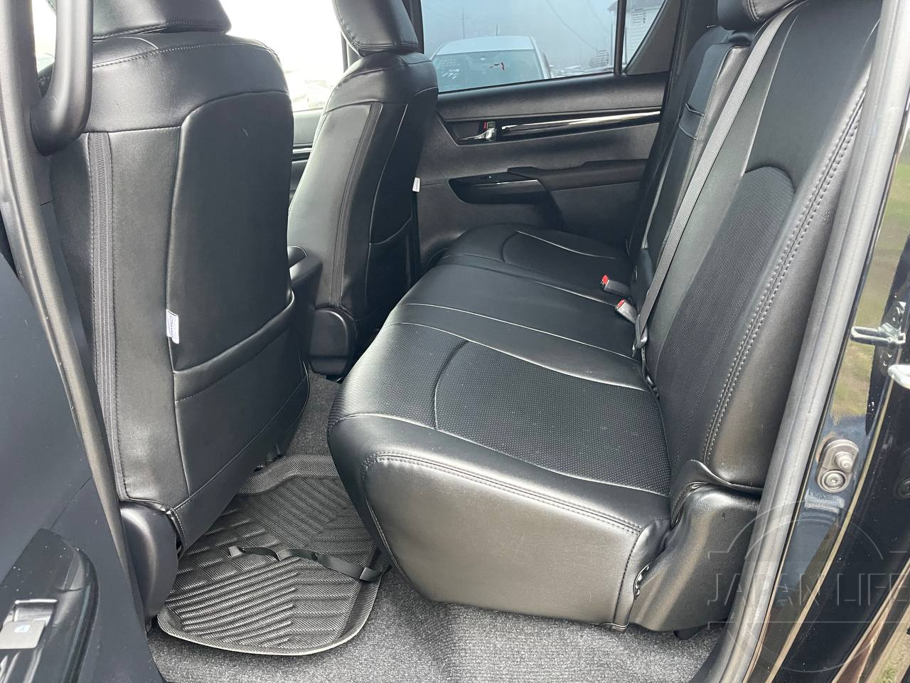 Фото Toyota Hilux - Japan Life 