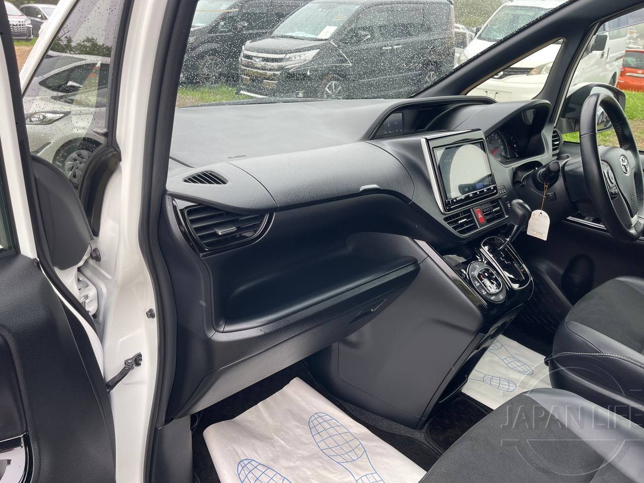 Фото Toyota Noah - Japan Life 