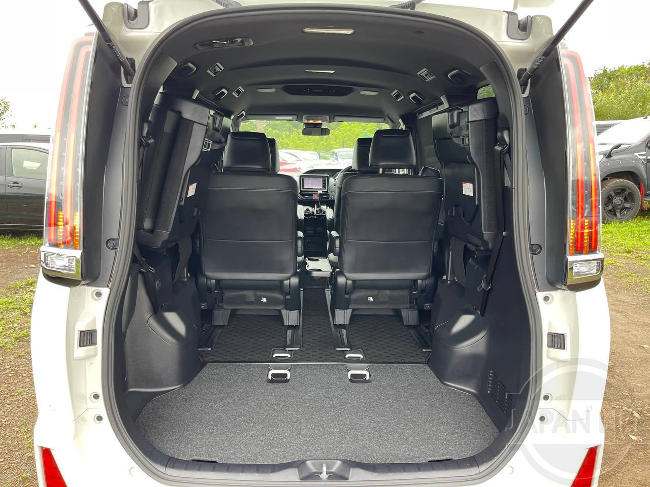 Фото Toyota Noah - Japan Life 