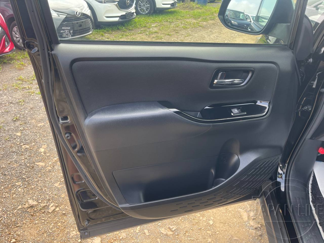 Фото Toyota Voxy - Japan Life 