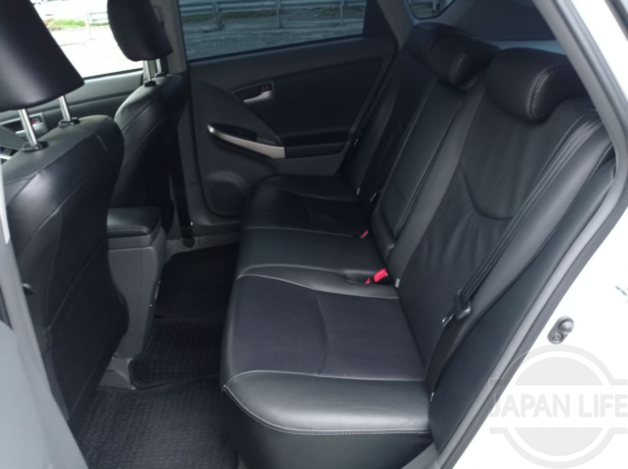 Фото Toyota Prius - Japan Life 