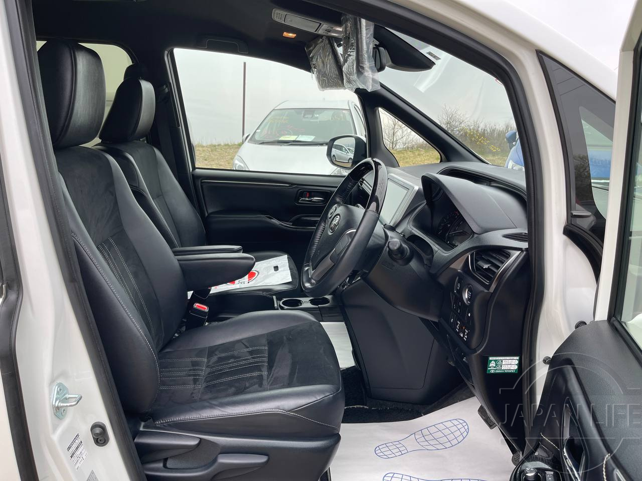 Фото Toyota Esquire - Japan Life 