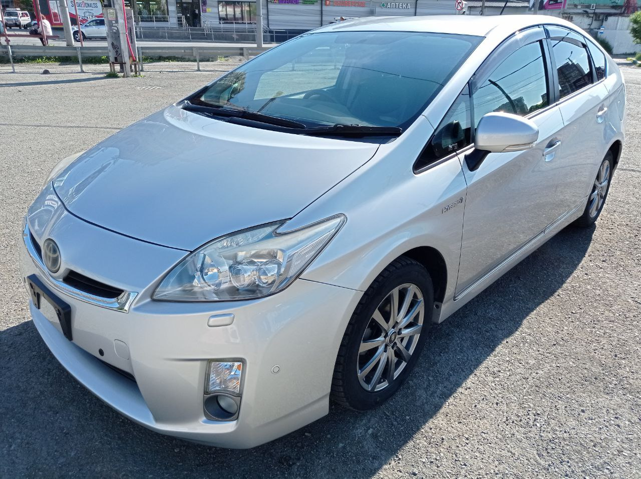 Фото Toyota Prius - Japan Life 