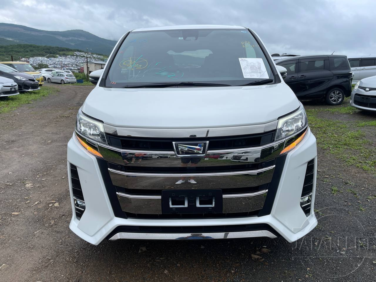 Фото Toyota Noah - Japan Life 