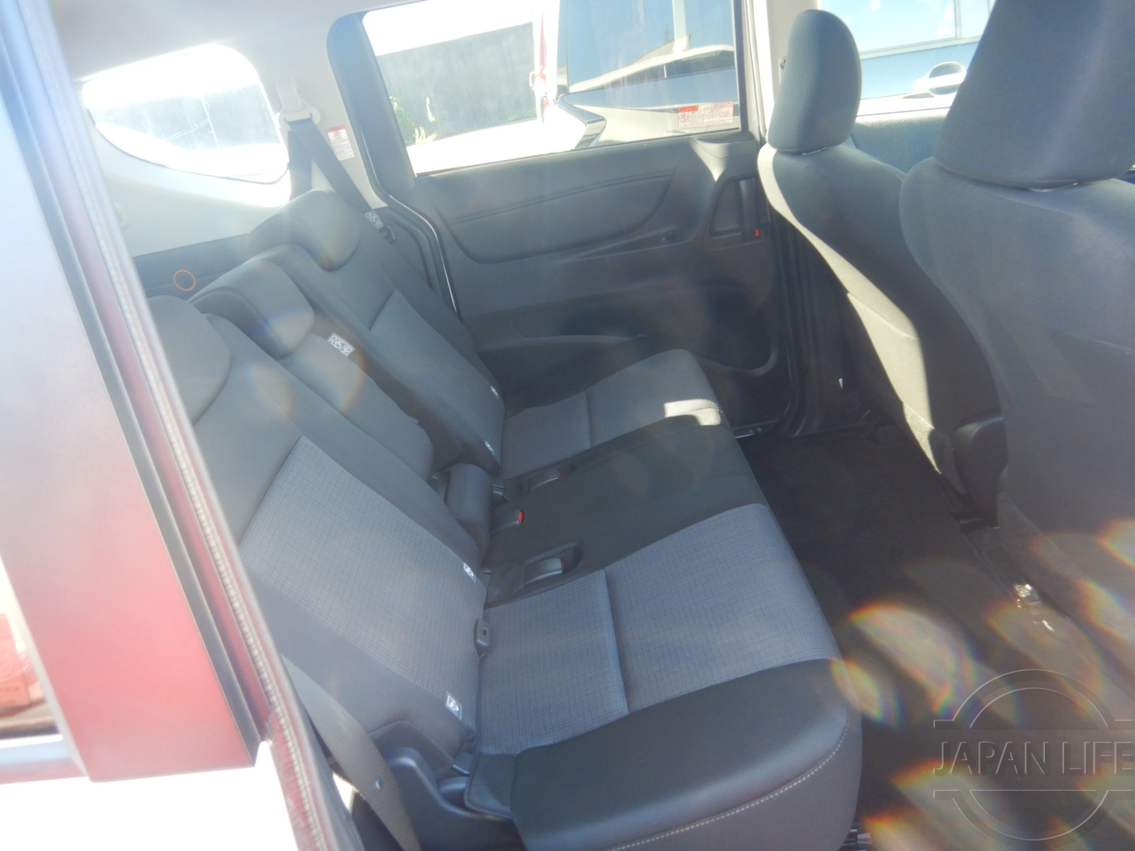 Фото Toyota Sienta - Japan Life 