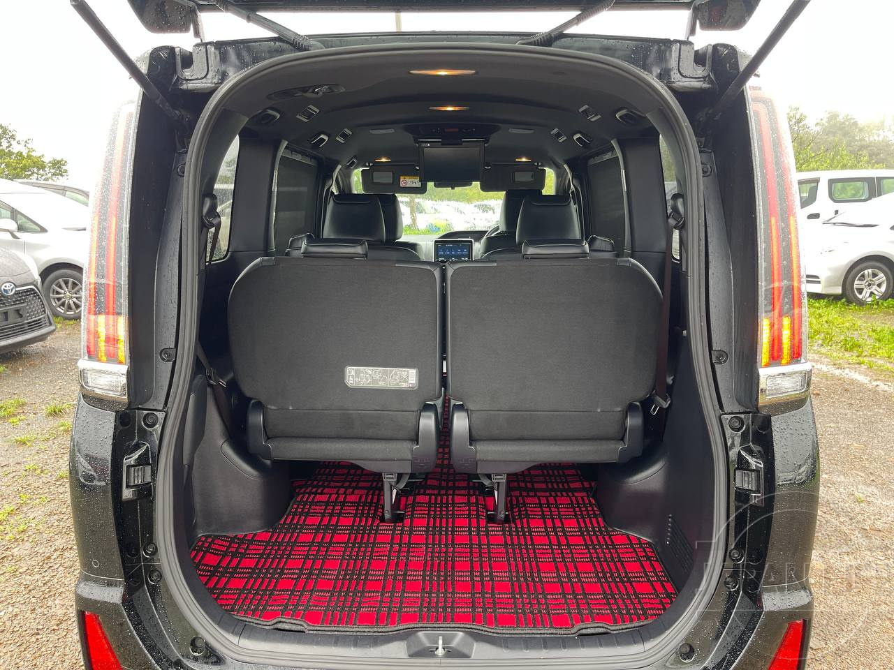 Фото Toyota Noah - Japan Life 