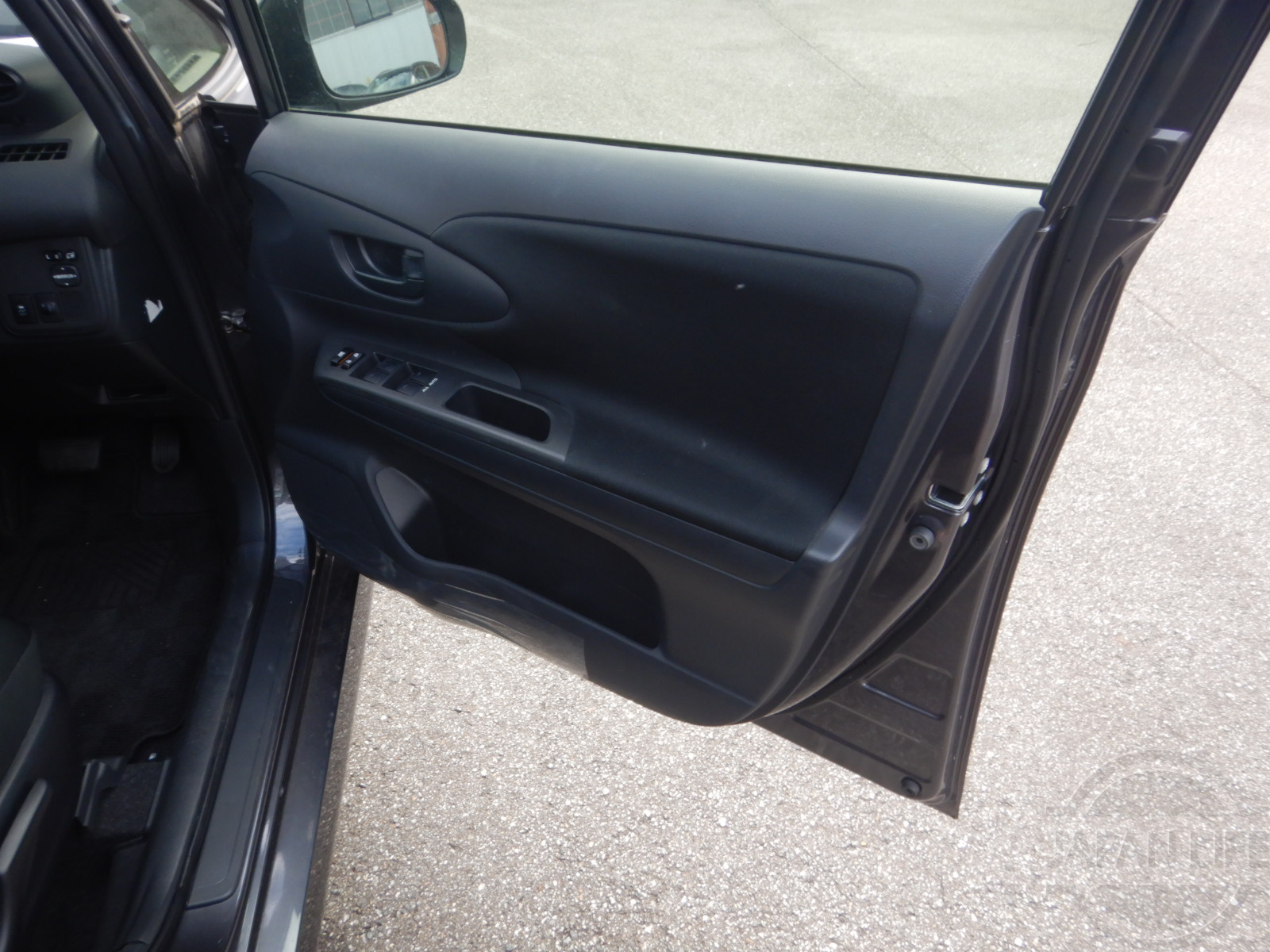 Фото Toyota Wish - Japan Life 