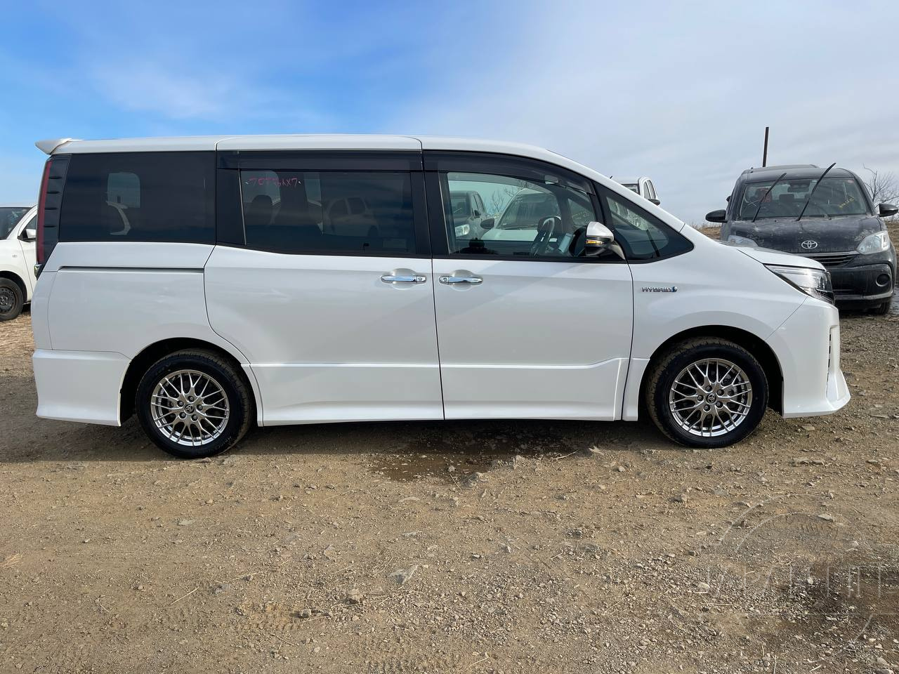 Фото Toyota Noah - Japan Life 
