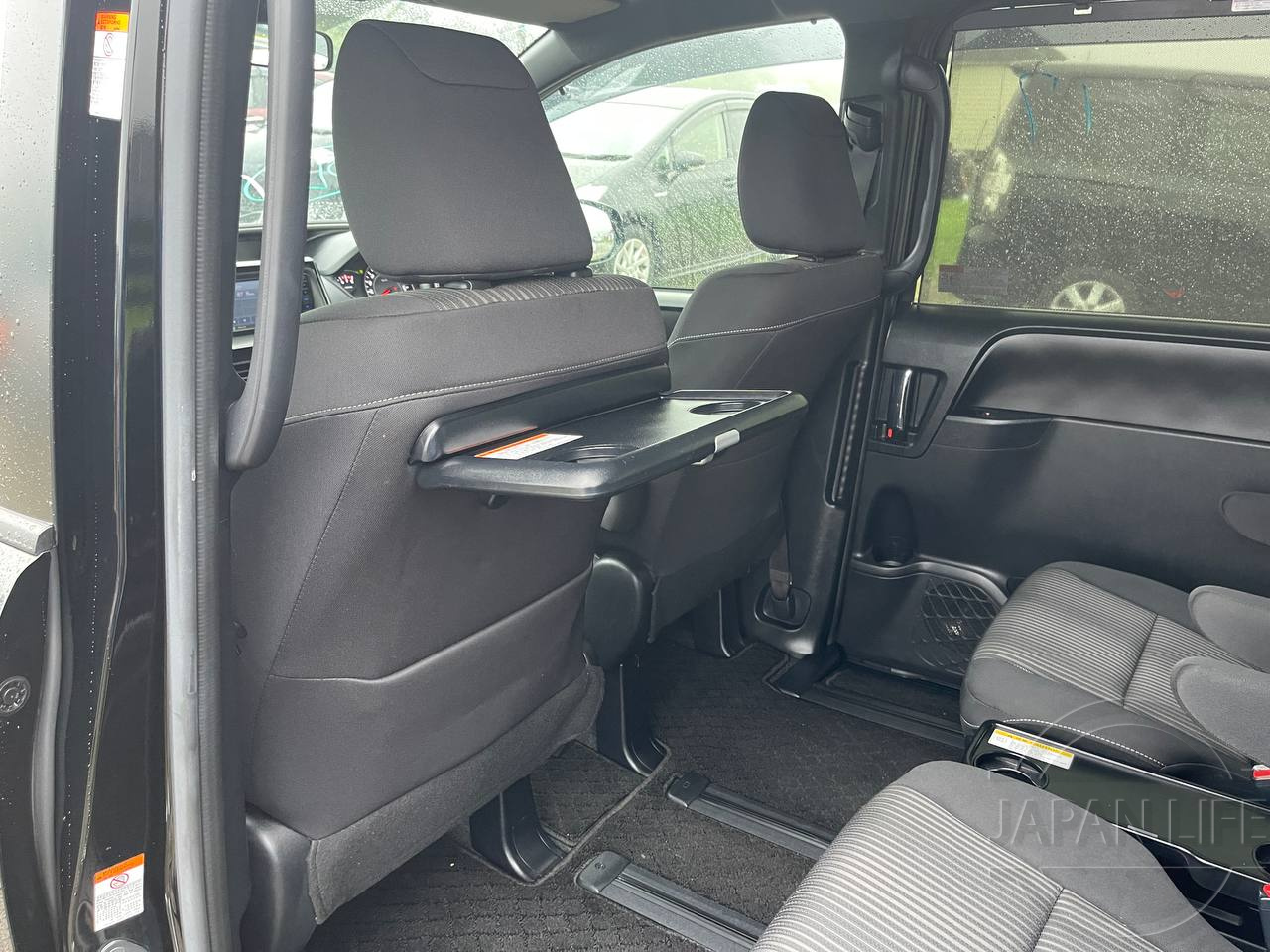 Фото Toyota Voxy - Japan Life 