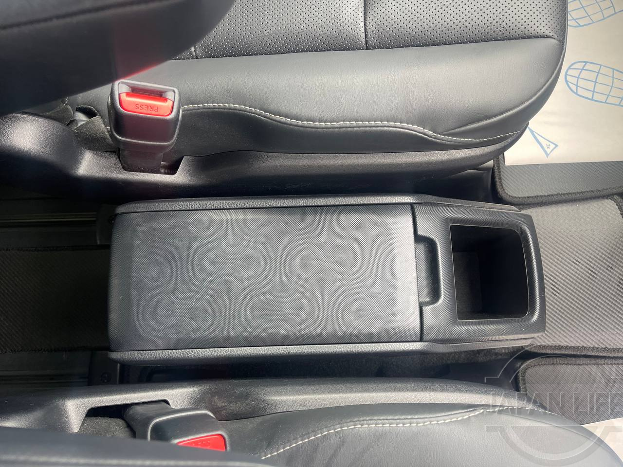 Фото Toyota Esquire - Japan Life 