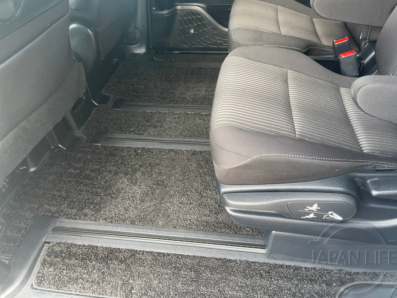 Фото Toyota Voxy - Japan Life 