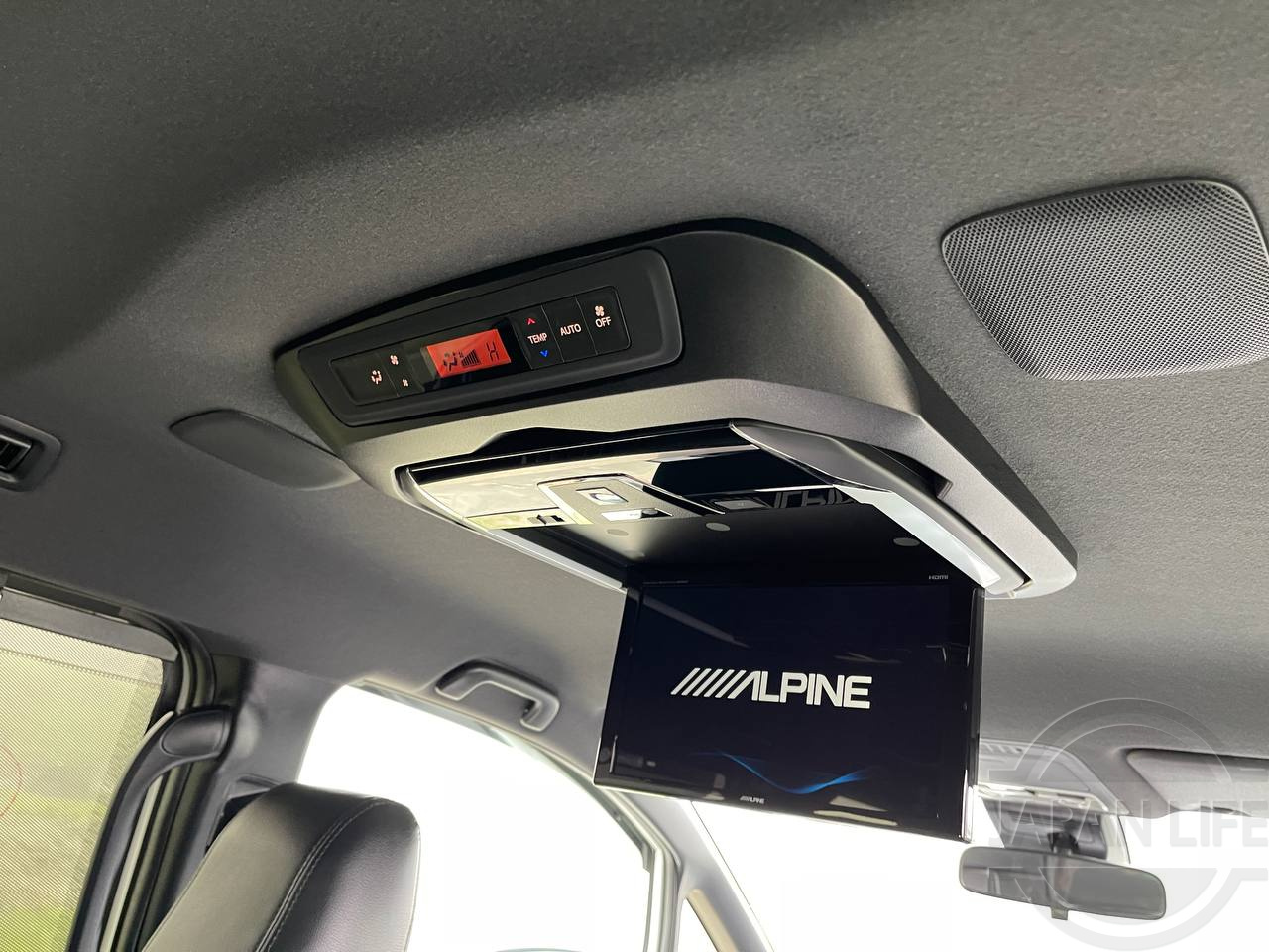 Фото Toyota Voxy - Japan Life 