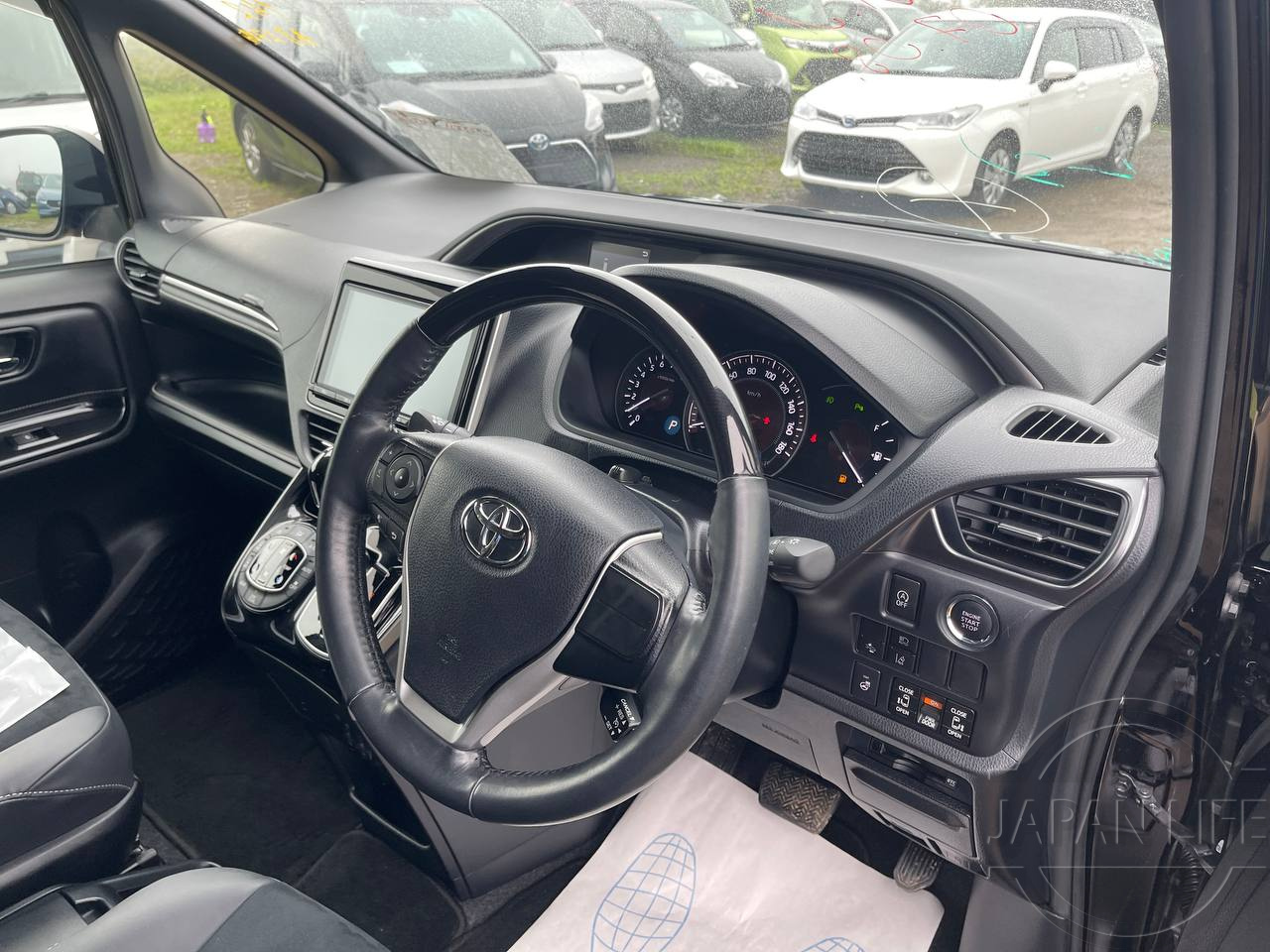 Фото Toyota Esquire - Japan Life 