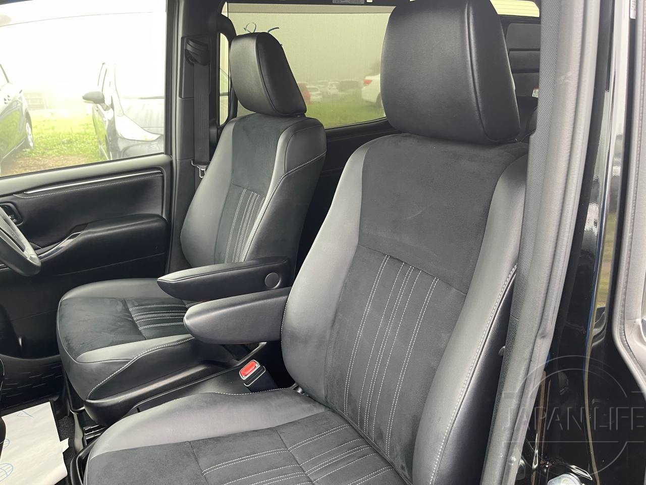 Фото Toyota Esquire - Japan Life 