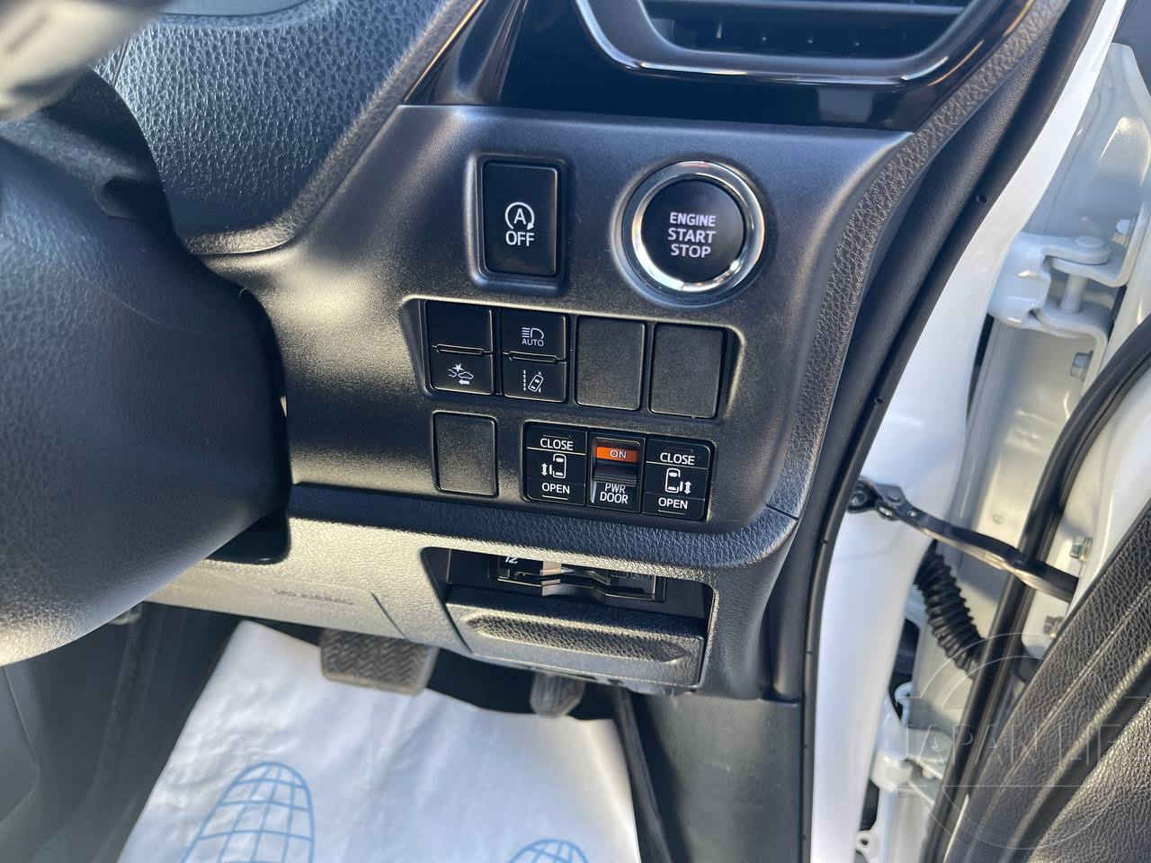 Фото Toyota Noah - Japan Life 