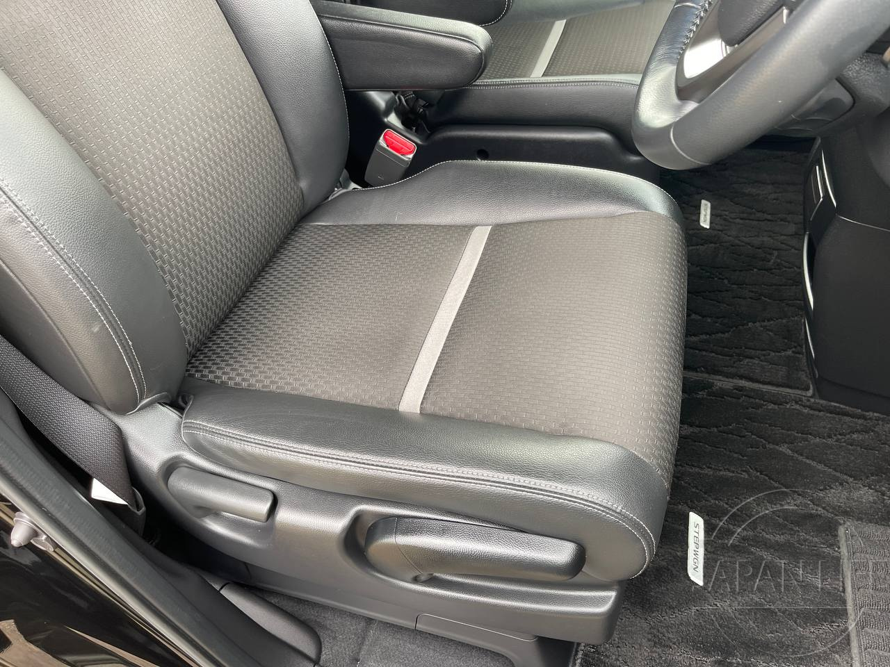 Фото Honda Stepwgn - Japan Life 