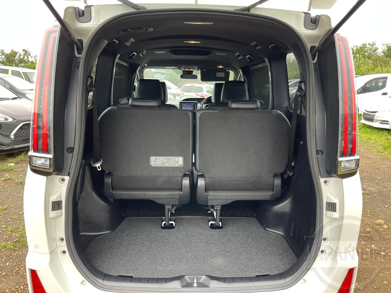 Фото Toyota Noah - Japan Life 