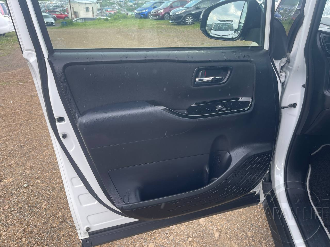 Фото Toyota Voxy - Japan Life 