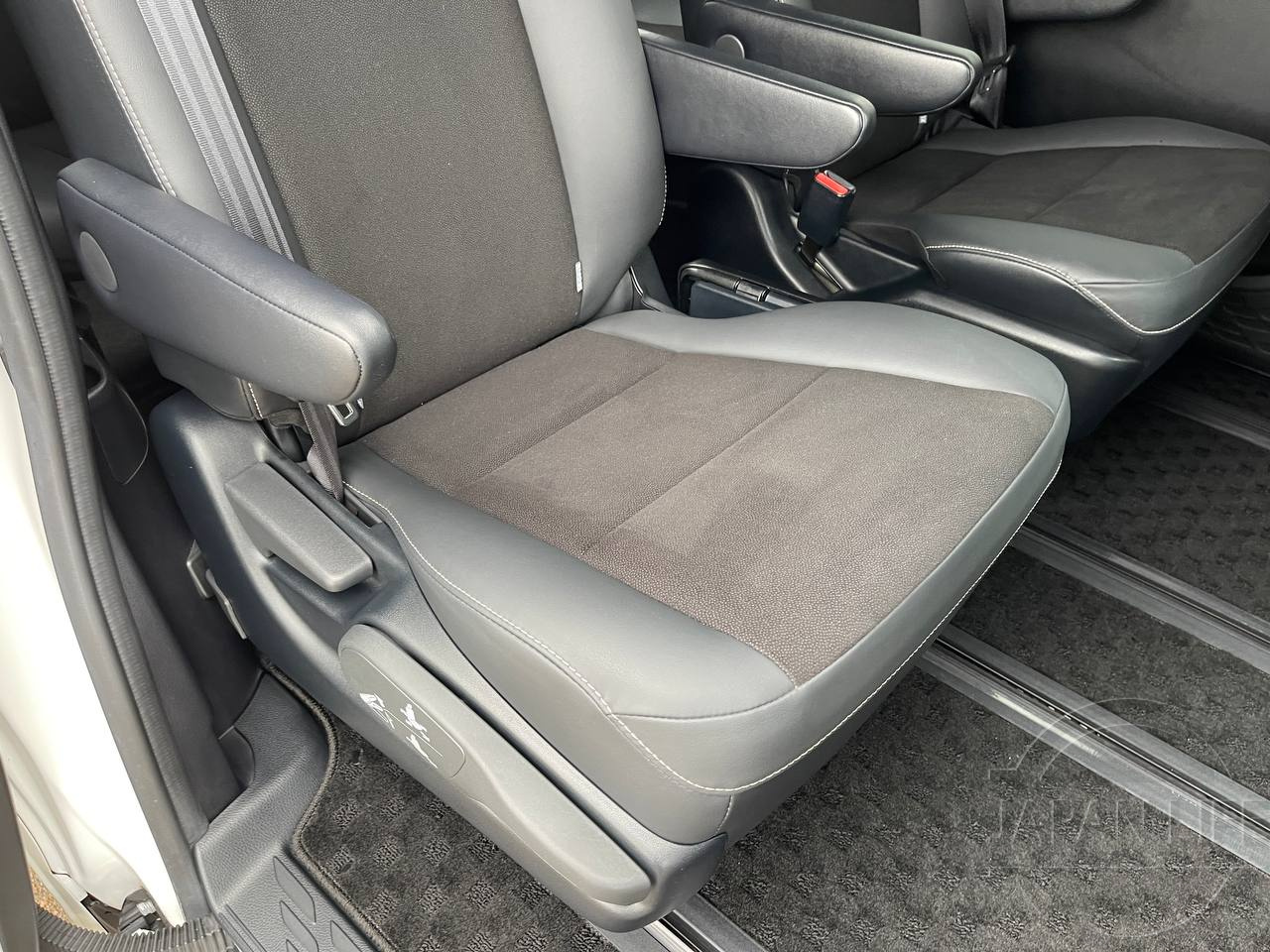 Фото Toyota Noah - Japan Life 