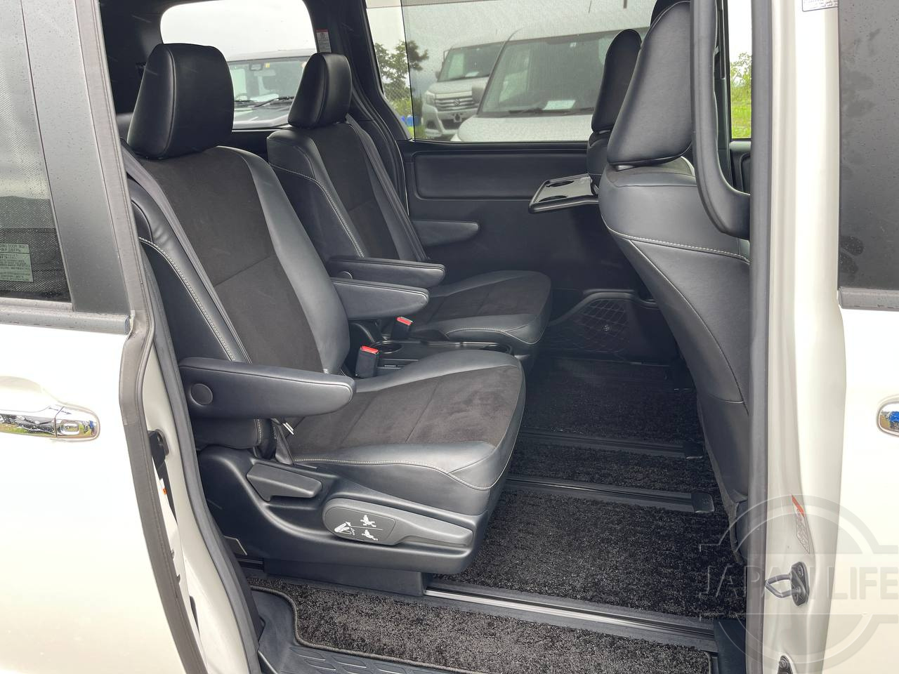 Фото Toyota Noah - Japan Life 