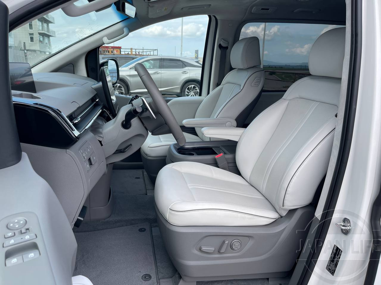 Фото Hyundai Staria - Japan Life 