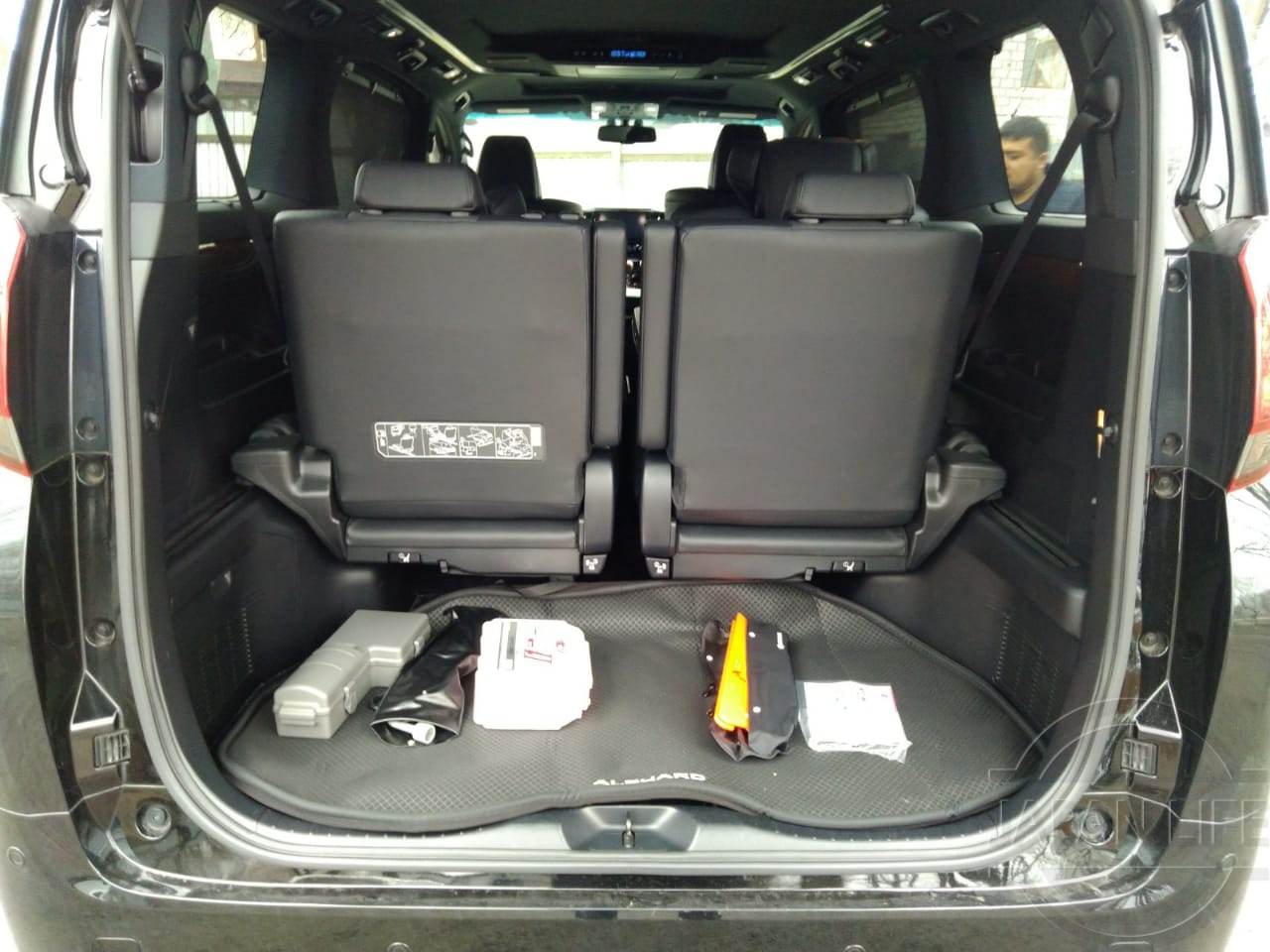 Фото Toyota Alphard Executive Lounge - Japan Life 