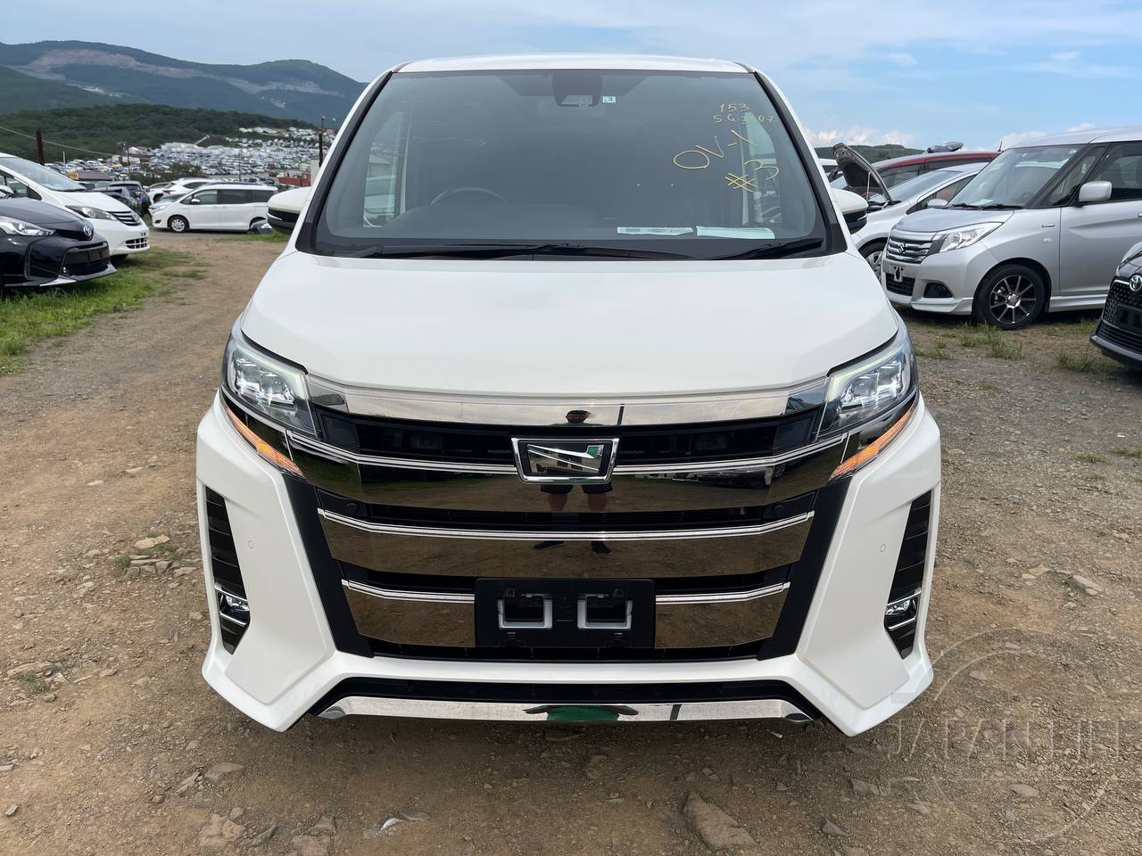Фото Toyota Noah - Japan Life 