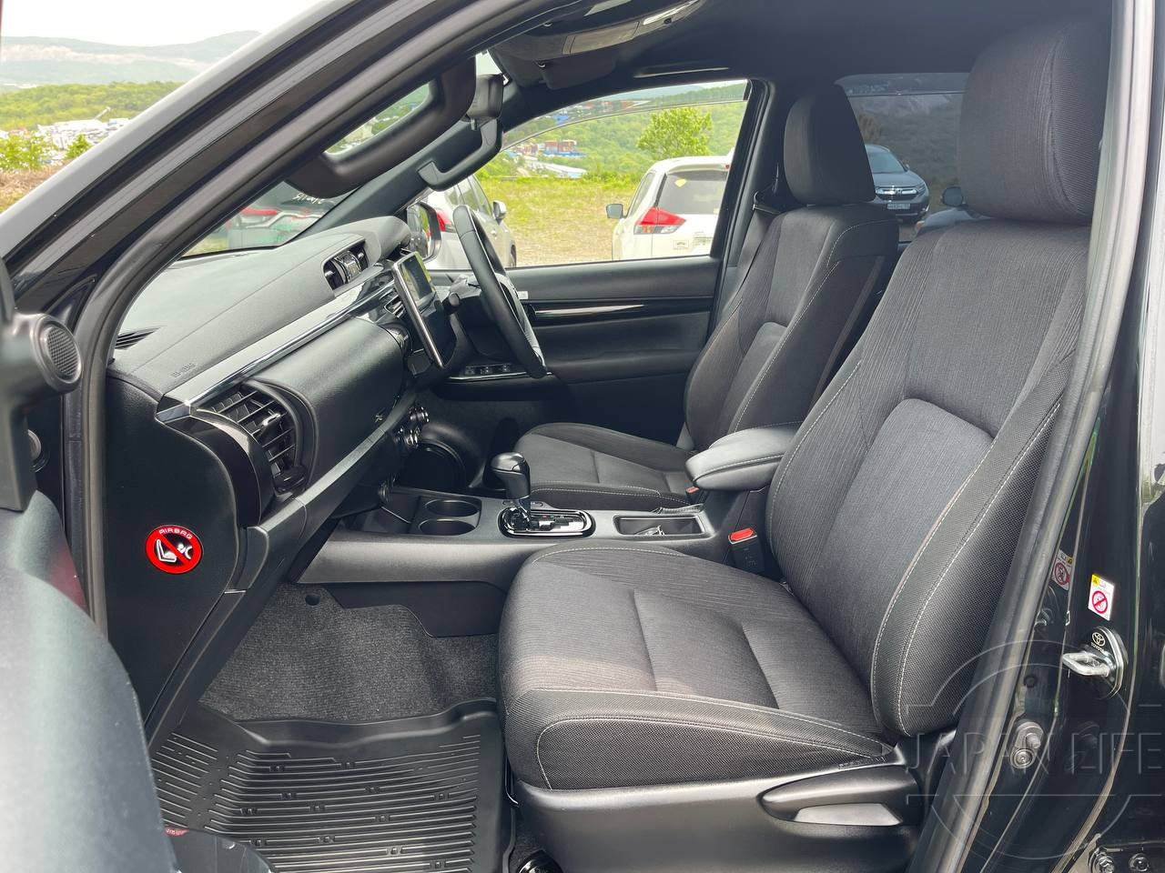 Фото Toyota Hilux - Japan Life 