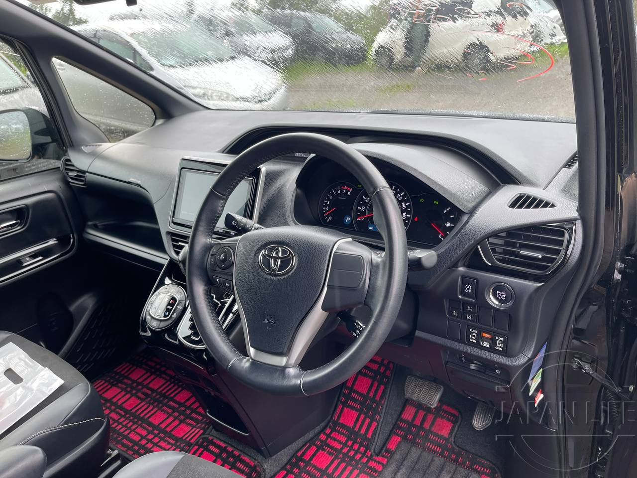 Фото Toyota Noah - Japan Life 