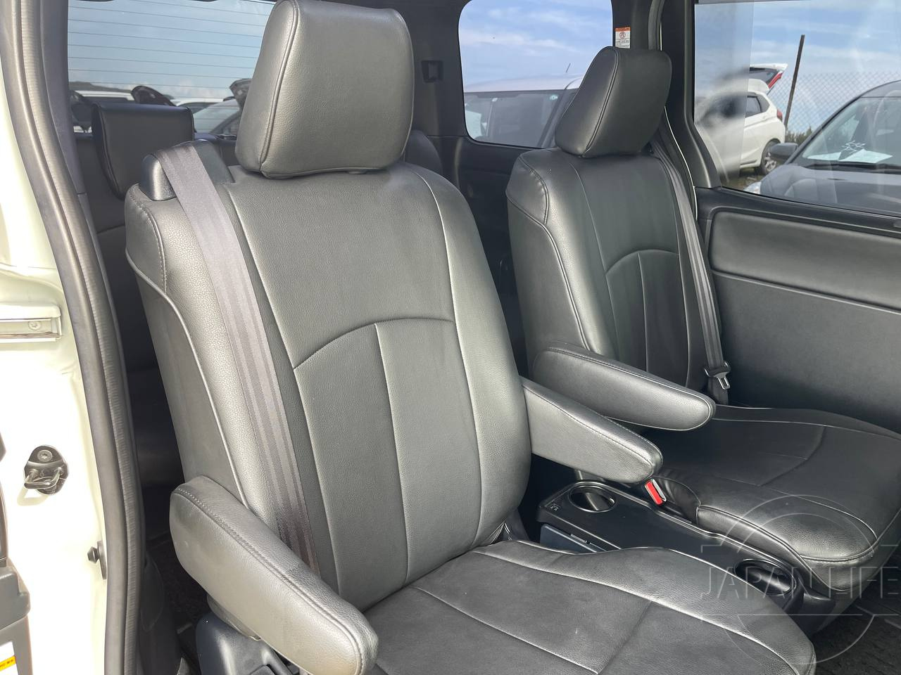 Фото Toyota Noah - Japan Life 