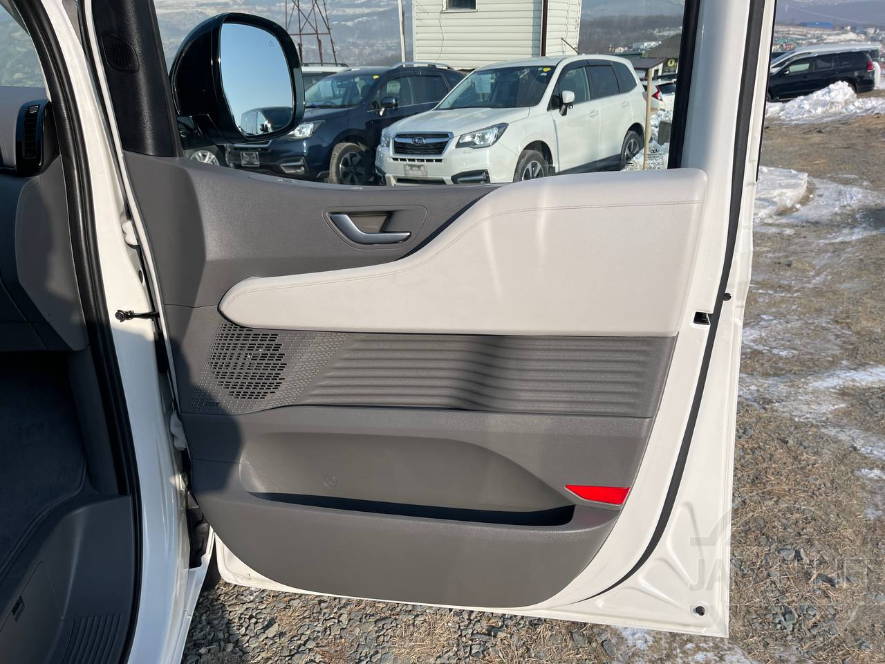 Фото Hyundai Staria - Japan Life 